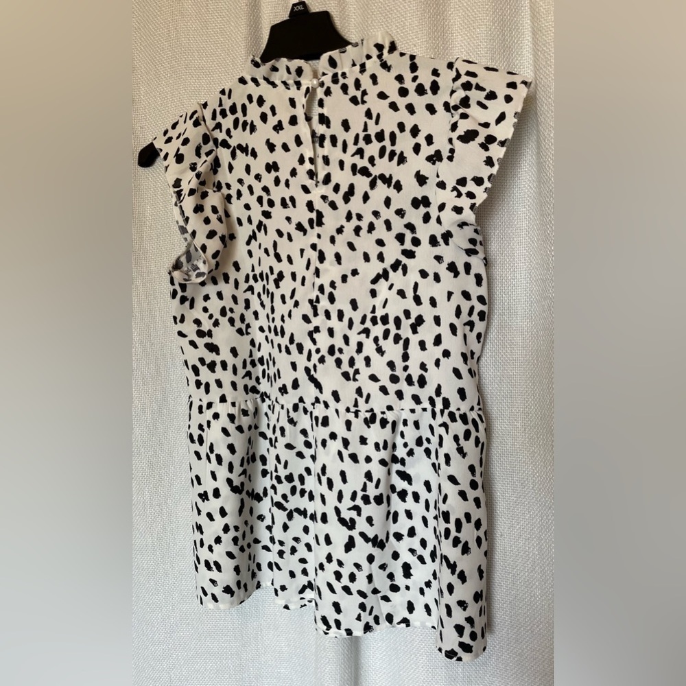Angashion black and white tunic with peplum - Picture 4 of 8